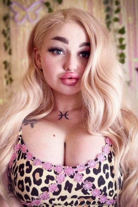 Ami Fae on Babestation TV