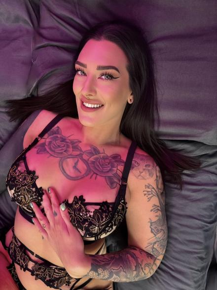 British porn star Ginny Slayed at Babestation TV