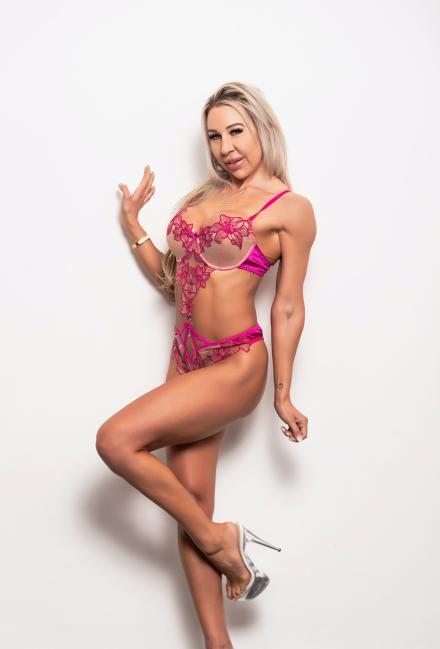 Blonde Mature babe Grace Layla photoshoot on Babestation