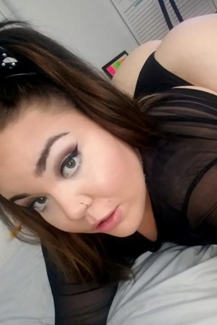 Kiki PlumpAss on Babestation TV