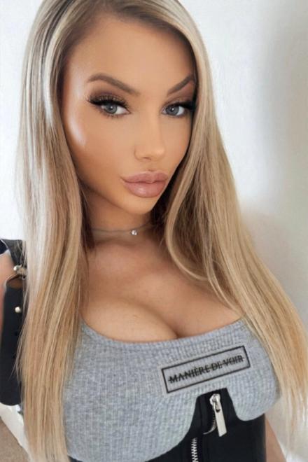 Lindsey Bean on Babestation TV