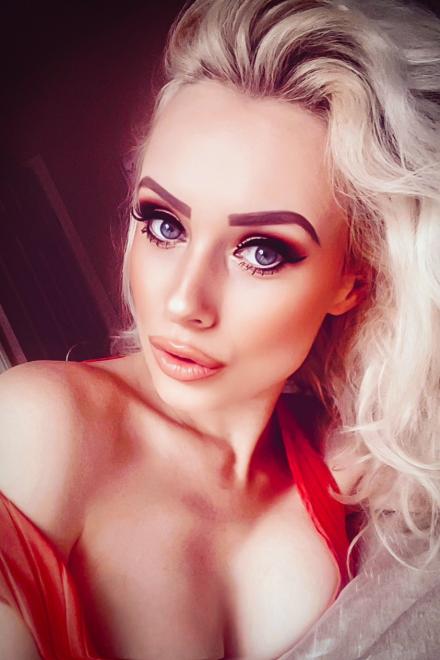 Syren Sexton on Babestation TV