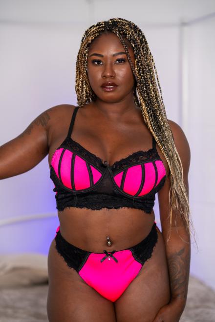 Xeinna Rose poses in a bright pink and black lingerie set Xeinna Rose poses in a bright pink and black lingerie set