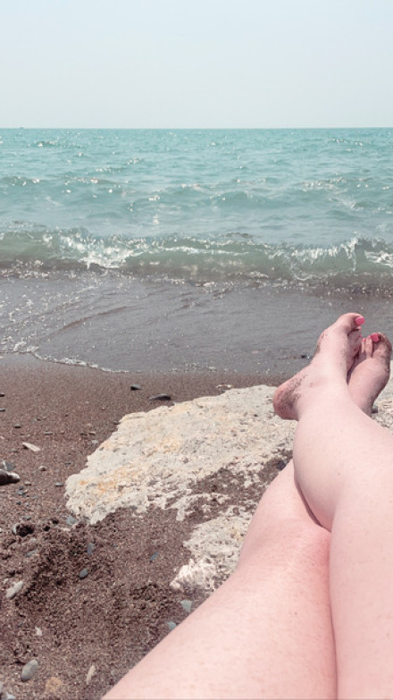 Legs and feet out on holiday