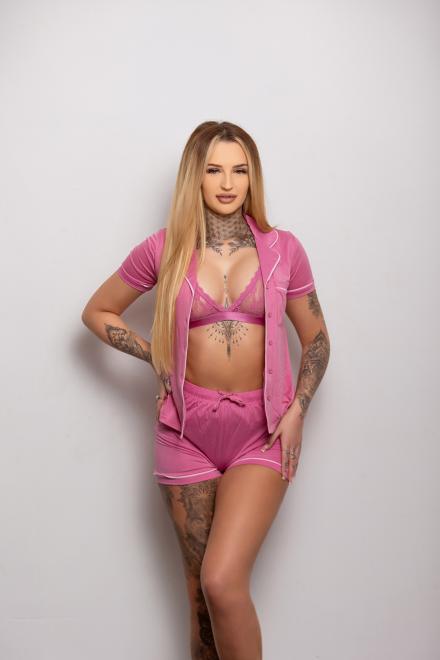 Blonde live cams model Megan Rox shoots for Valentine's Day at Babestation TV