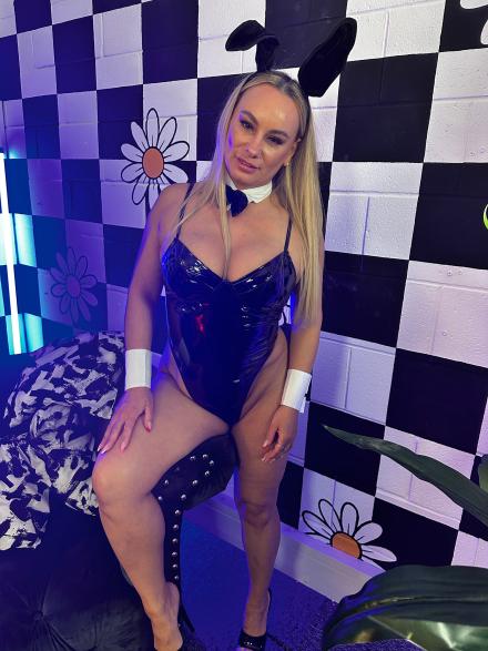 mature Babe Eva Ray wears a bunny outfit mature Babe Eva Ray wears a bunny outfit